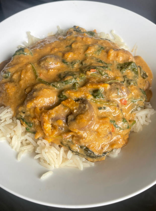 Mushroom and Spinach Curry by Emma Arnold, Dartford pinchofnom.com