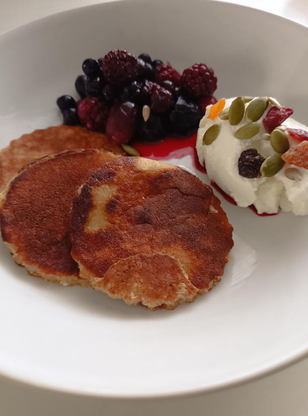 Oat Pancakes by Lmsingy, Lancashire pinchofnom.com