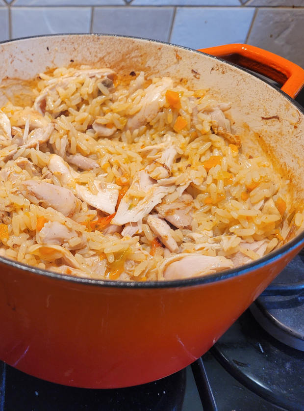 One Pot Mediterranean Chicken Rice Recipe Image By Samantha Pinch Of Nom