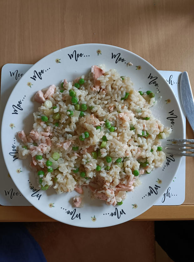 Oven-Baked Risotto with Smoked Salmon and Peas by Andie, Yorkshire pinchofnom.com