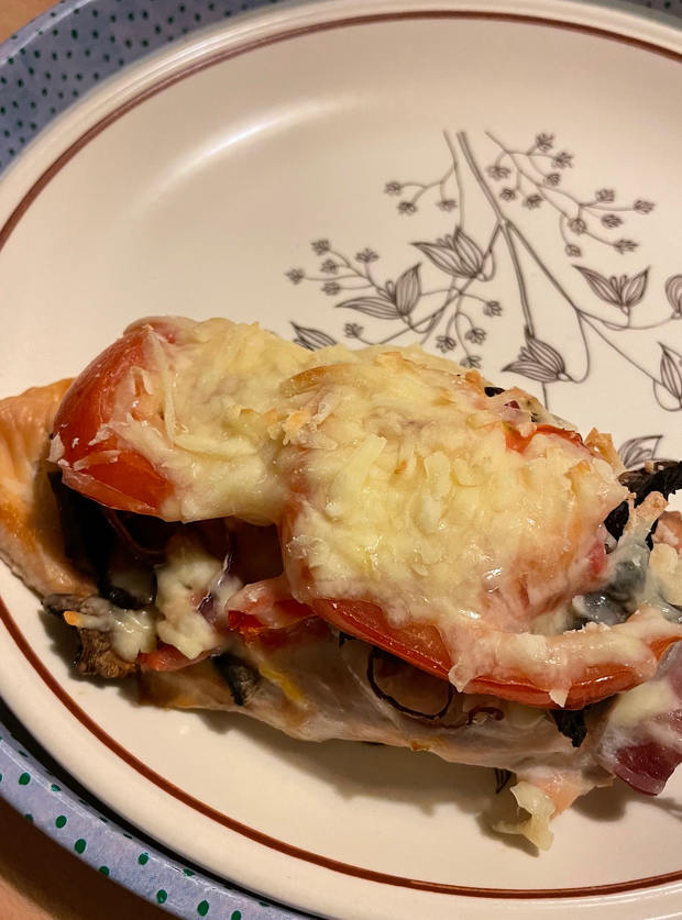 Pizza-stuffed Chicken by Ruthiebabes, Berkshire pinchofnom.com