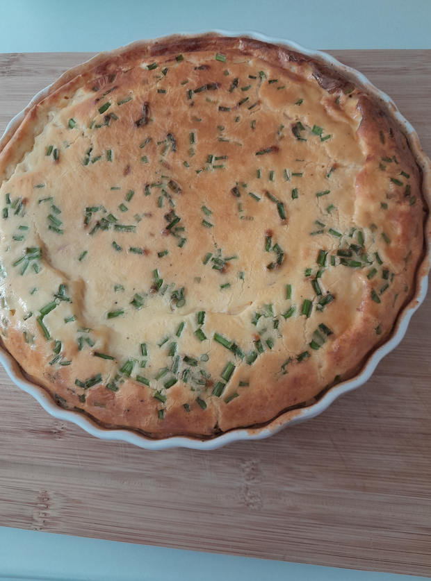 Ploughman's Quiche by Lyndsey Marshall, READING pinchofnom.com