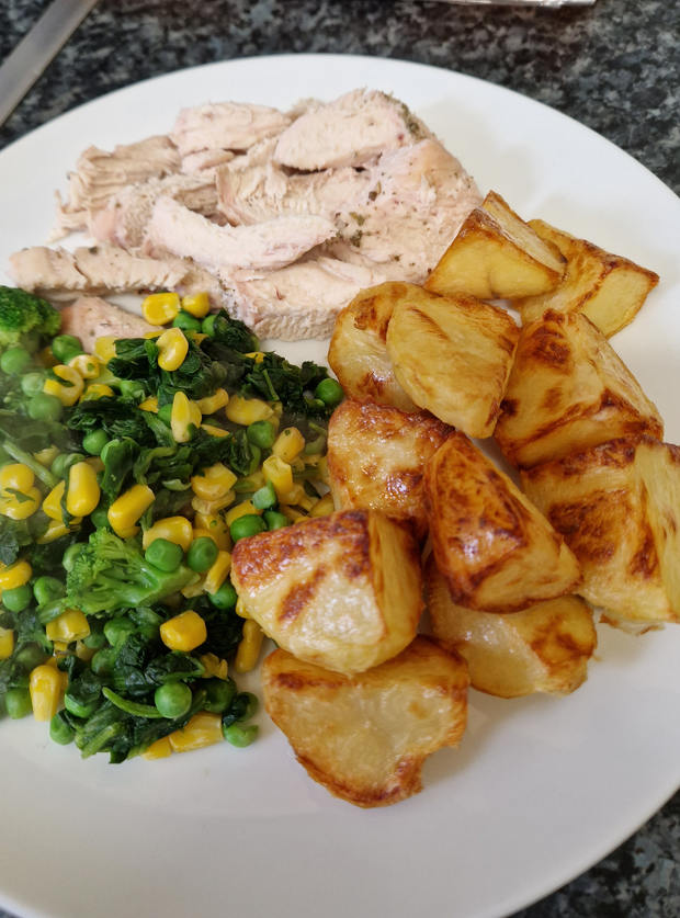 Roast Potatoes by GraceofRivia, UK pinchofnom.com