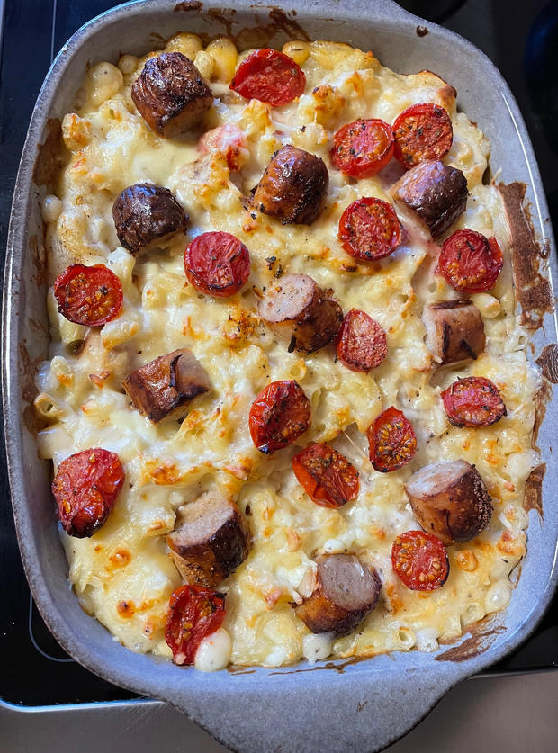 Sausage and Tomato Mac 'n' Cheese - Pinch Of Nom