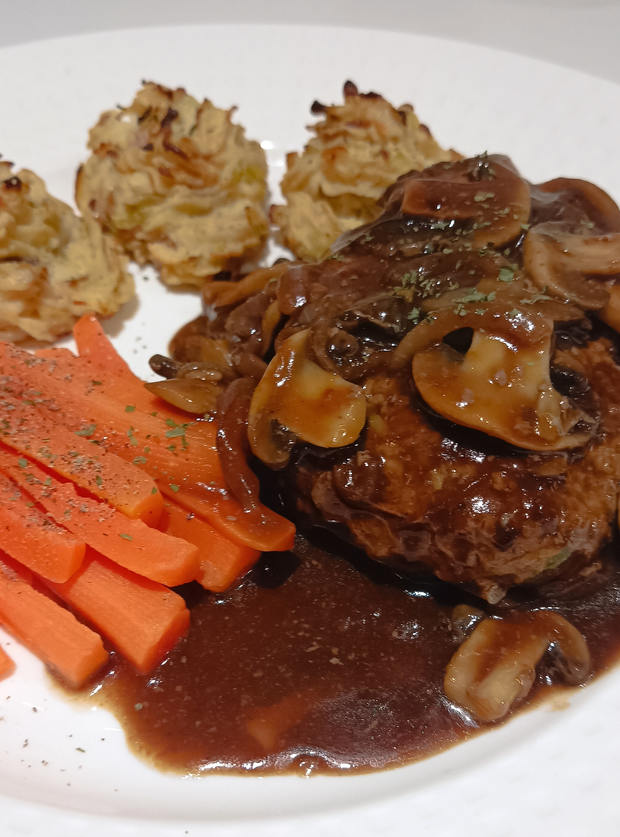 Salisbury Steaks by Lmsingy, Lancashire pinchofnom.com