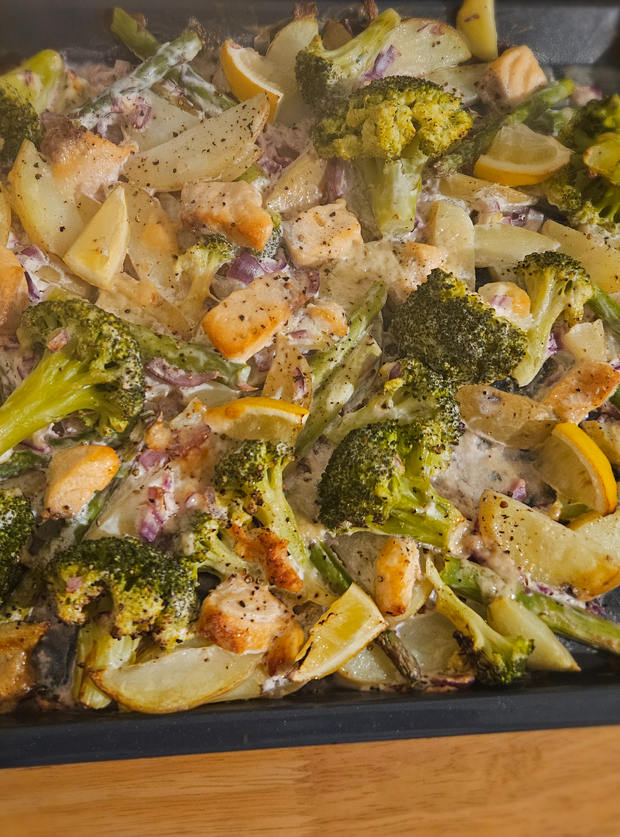 Salmon, Broccoli and Potato Bake by Anna, Buckinghamshire pinchofnom.com