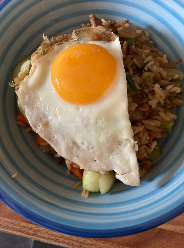 Singapore Fried Rice Recipe. Image by Helen M - Pinch of Nom