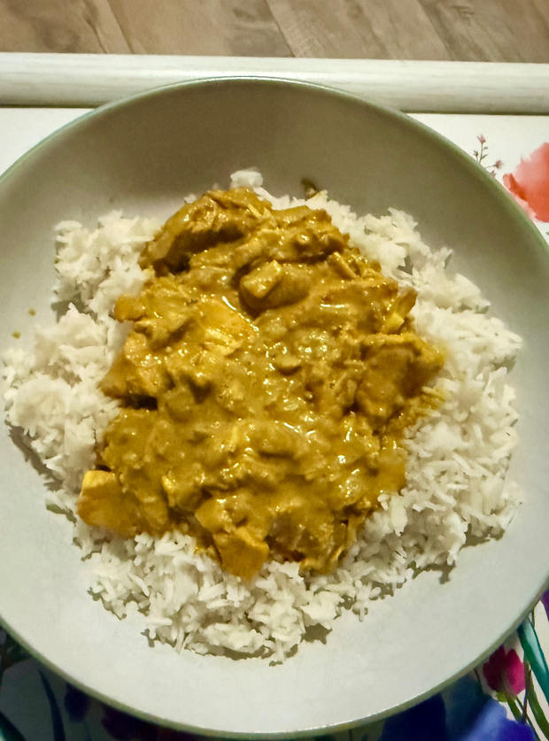 Slow Cooker Creamy Cashew Nut Chicken by Jan Hollands, Perth pinchofnom.com