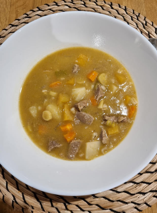 Slow Cooker Scotch Broth by Charlotte, Exmouth pinchofnom.com
