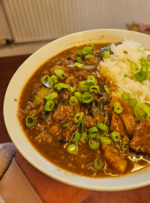 Slow Cooker Beef with Ginger and Pineapple by Georgia, Gloucestershire pinchofnom.com