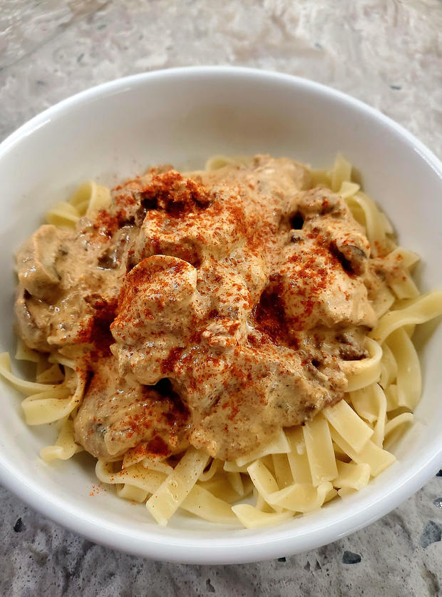 SlowCooker Stroganoff Pinch Of Nom