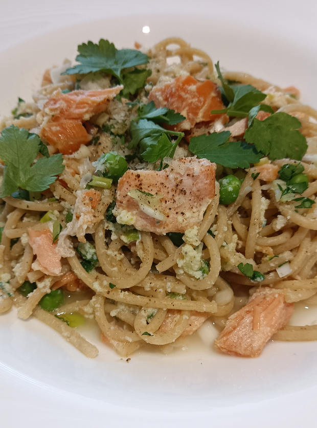 Smoked Salmon Spaghetti Carbonara by Lmsingy, Lancashire pinchofnom.com
