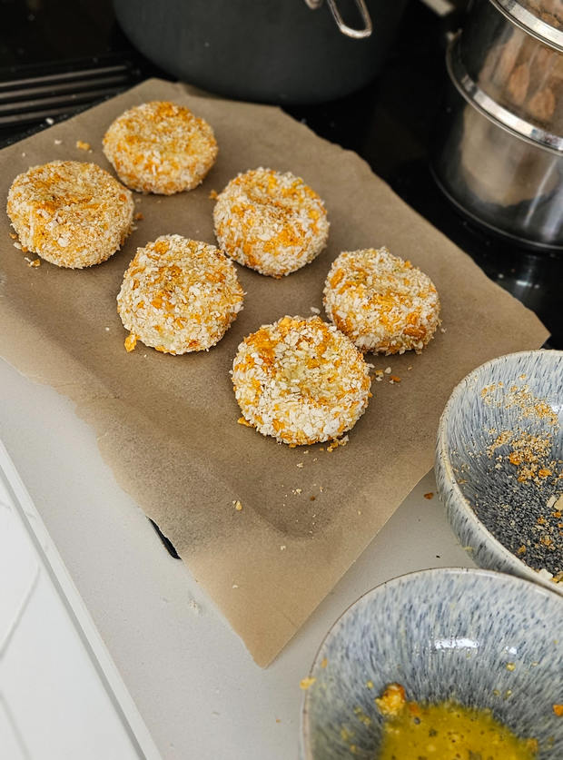 Smoked Haddock and Spring Onion Fishcakes by Anna, Stowmarket suffolk pinchofnom.com