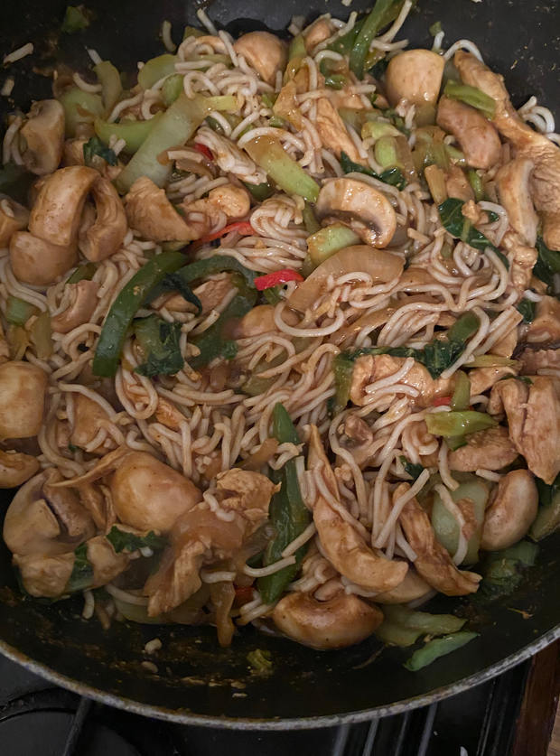 Spicy Chicken Noodles - Pinch Of Nom