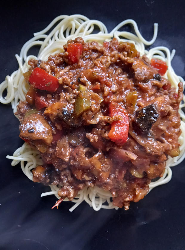 Spaghetti Bolognese Recipe. Image by Lucy Pinch of Nom