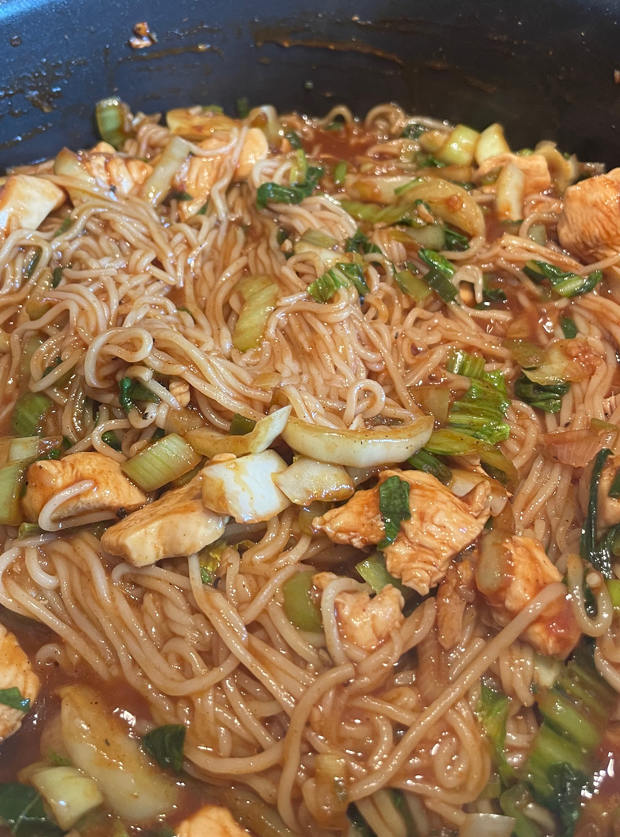 Spicy Chicken Noodles - Pinch Of Nom