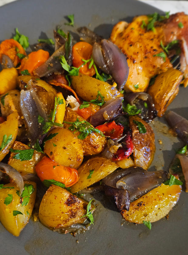 Spanish-Style Chicken Traybake by Anna, Buckinghamshire pinchofnom.com