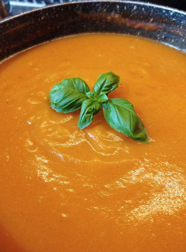 Speedy Tomato Soup by Ghislaine, Stockport pinchofnom.com