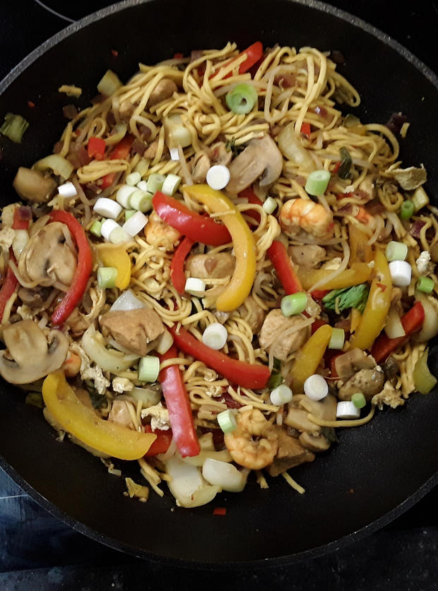 SingaporeStyle Noodles Recipe. Image by Helen Cooper Pinch of Nom