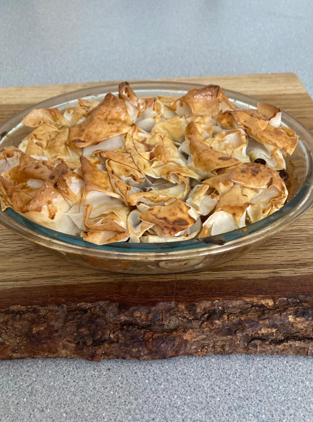 Steak and Stilton Pie by Christine, WIGAN pinchofnom.com