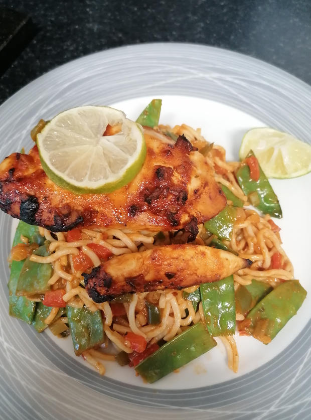 Spicy Chicken Noodles - Pinch Of Nom