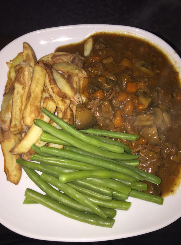 Steak and Chips Pie by Theresa Godwin, Daventry pinchofnom.com