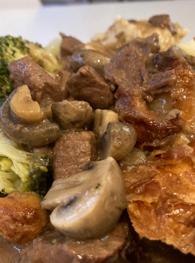 Steak and Kidney Pie by Emilyudall01, Newark pinchofnom.com