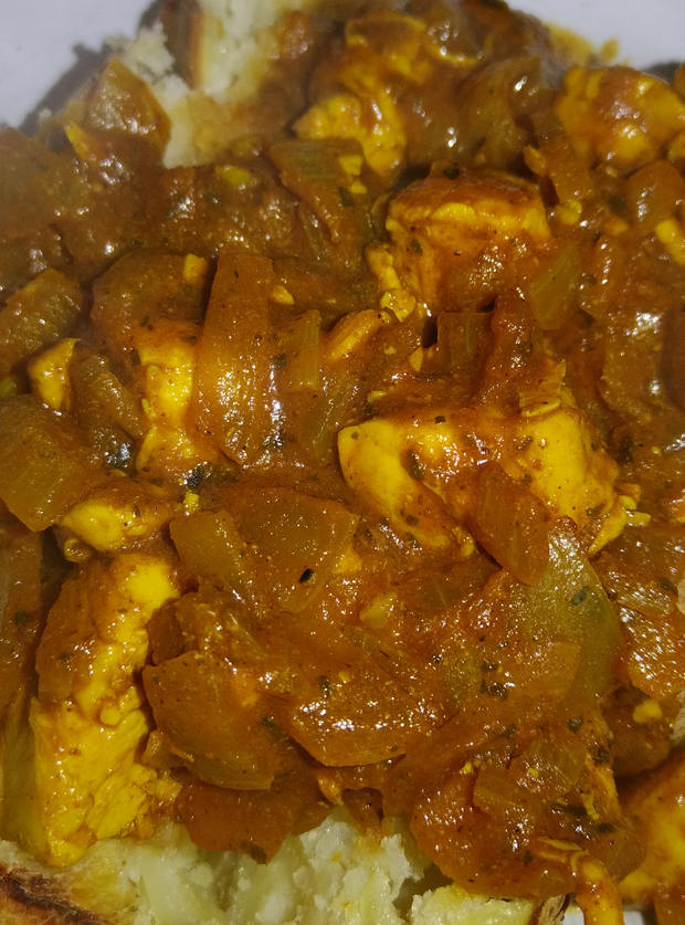 Super Simple Chicken Curry by Ghislaine, Stockport pinchofnom.com