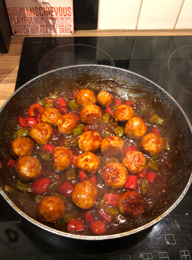 Sweet and Spicy Meatballs by Gill Cox, Doncaster pinchofnom.com