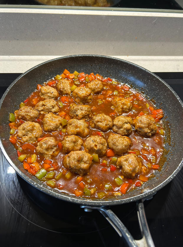 Sweet and Spicy Meatballs by Kerri Taylor, Kinver pinchofnom.com