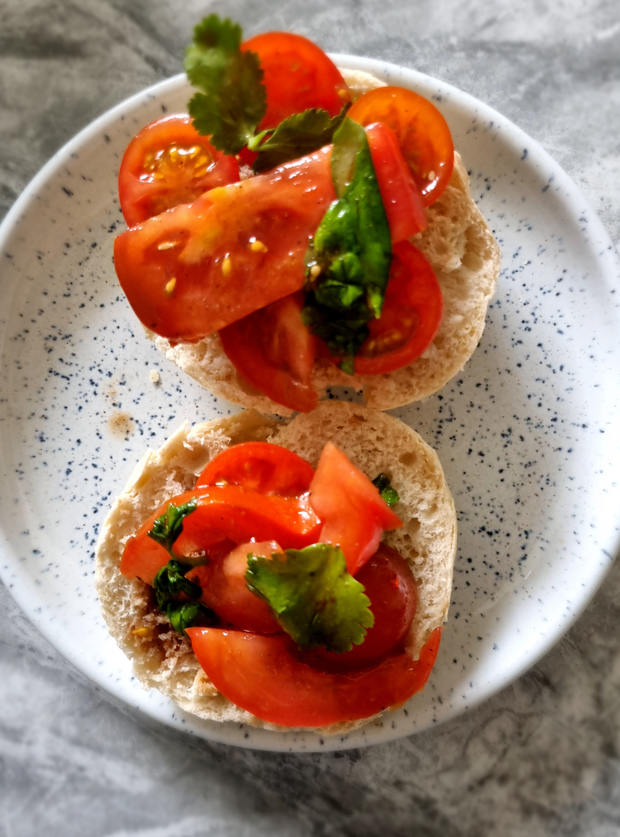 Tomato Bruschetta - Pinch Of Nom