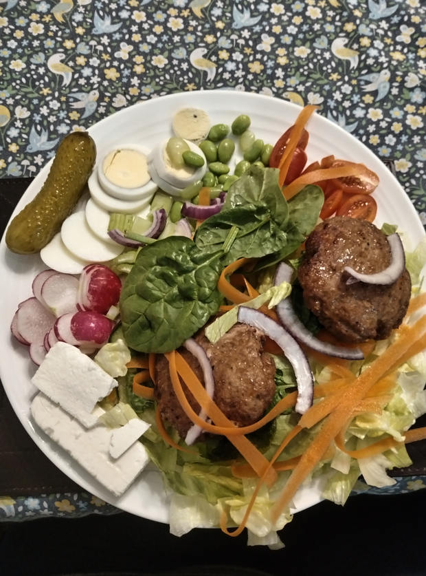 Turkey Burgers by Julesjourney, West Yorkshire pinchofnom.com
